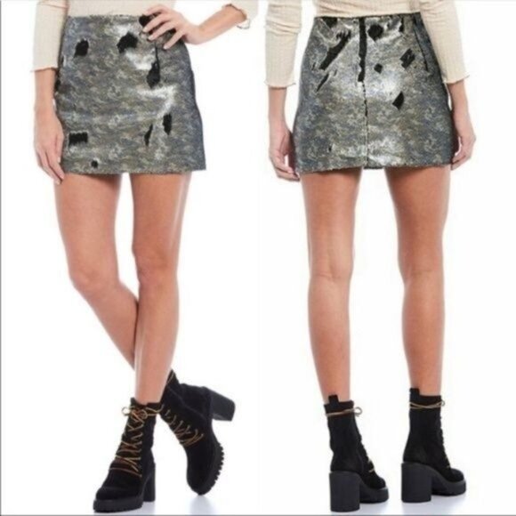 Free People Skinny Allover Sequin Army Camo Mini Skirt Women's Size 6 New with T - Picture 2 of 11